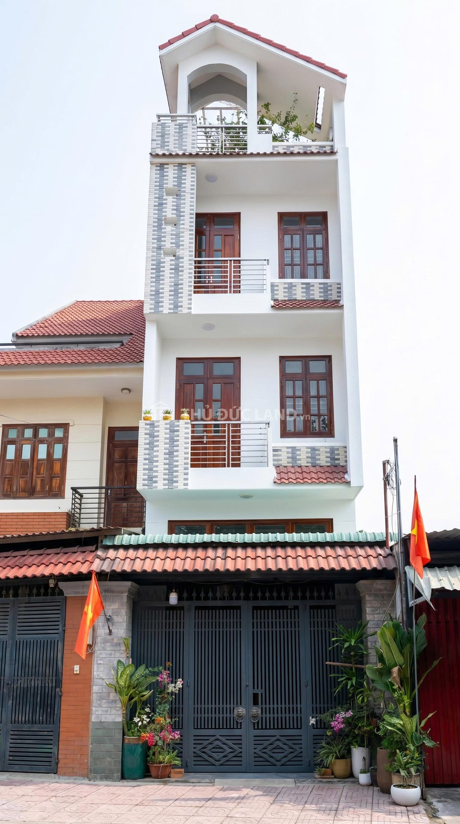 Bán nhà mặt tiền Linh Trung, Đường 8 – 81.9m², 5 tầng, 4PN/4WC phù hợp gia đình đông người