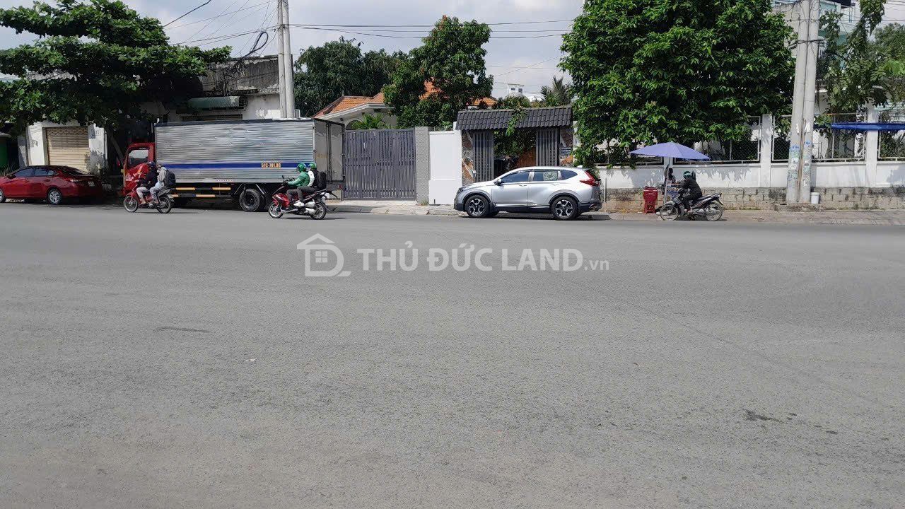 Bán nhà Linh Xuân, Đường 2, ngang 7m, DT 187m2 đường trước nhà 11m, giá tốt. Cạnh nhiều trường ĐH - Ảnh 4