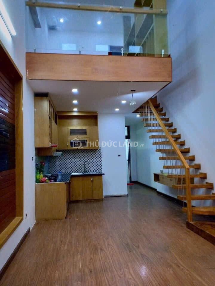 Bán nhà hẻm Đường 9, Linh Xuân: 63.2m², hẻm nhựa ô tô 5m, nội thất gỗ cao cấp, phù hợp ở gia đình - Ảnh 2