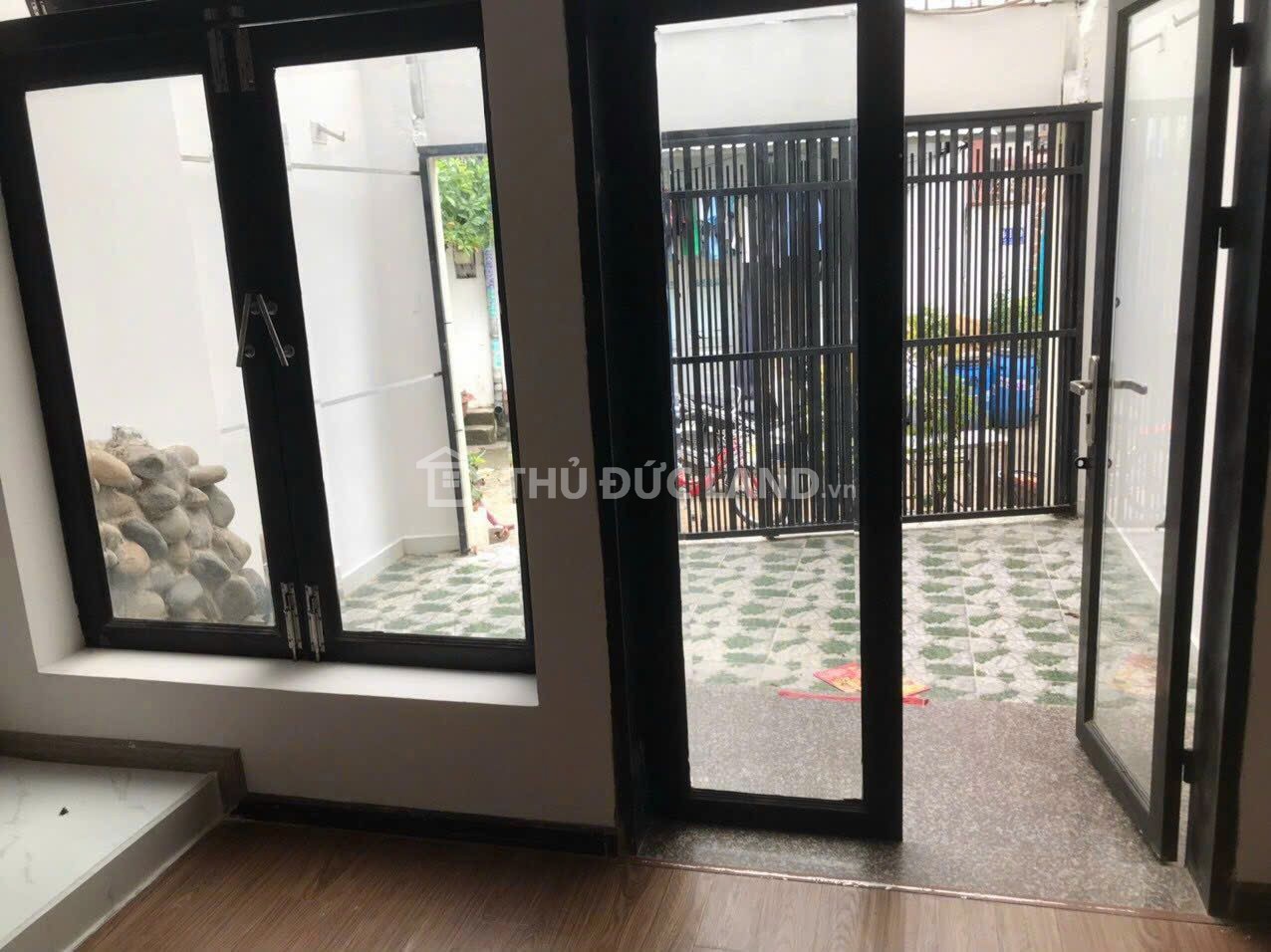 Bán nhà hẻm Đường 9, Linh Xuân: 63.2m², hẻm nhựa ô tô 5m, nội thất gỗ cao cấp, phù hợp ở gia đình