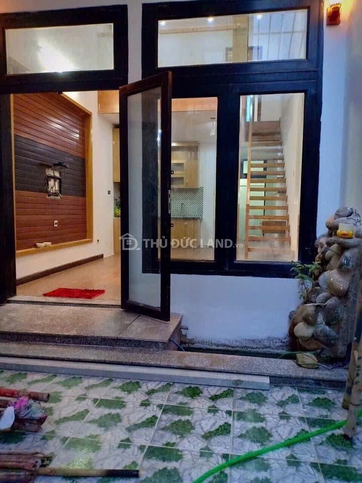 Bán nhà hẻm Đường 9, Linh Xuân: 63.2m², hẻm nhựa ô tô 5m, nội thất gỗ cao cấp, phù hợp ở gia đình - Ảnh 4