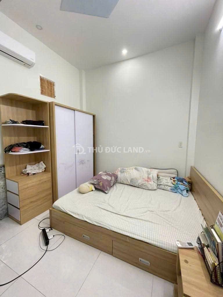 Bán nhà hẻm Linh Xuân – Đường 10 Thủ Đức, 69.3m², 4 phòng ngủ, hẻm xe hơi ra vào thoải mái