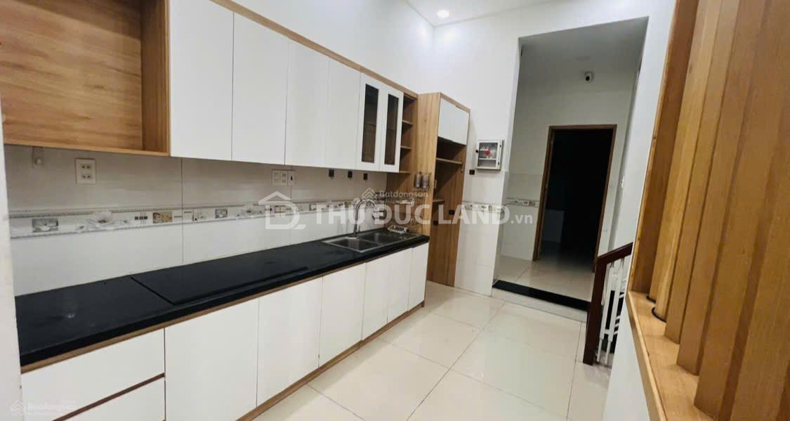 Bán nhà mặt tiền Đường 4 Linh Xuân, Dt 139m2 ngang 8.8m, đường 12m, tiện ích đầy đủ, giá tốt