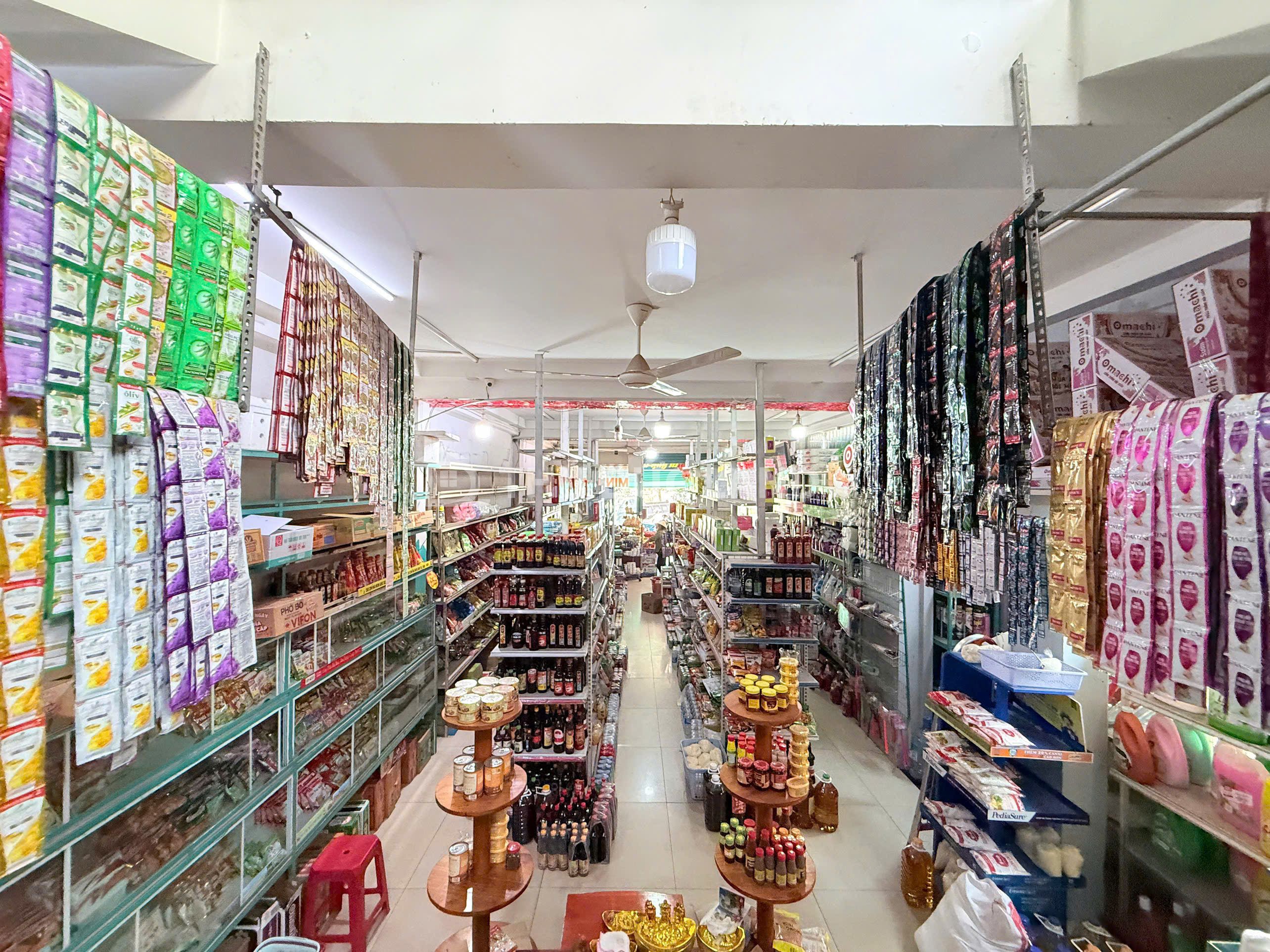 Bán nhà mặt tiền Đường 8 Linh Xuân, DT 120m2 ngang 5.57m, 4 tầng, tiện ích bao vây 1Km