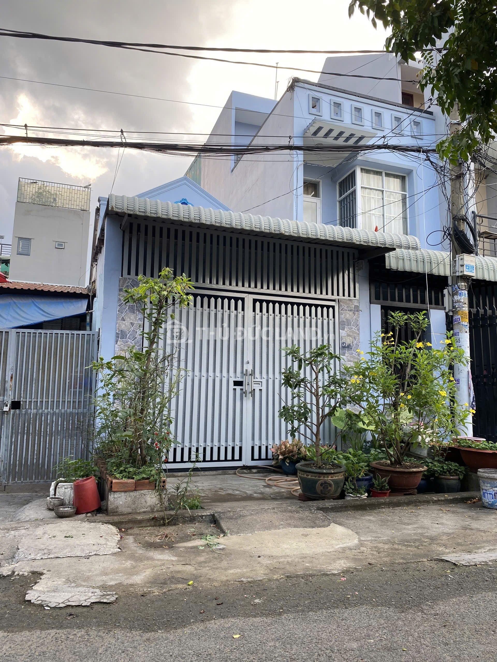 Bán nhà mặt tiền Đường 11 Linh Xuân, ngang 4.14m, diện tích 77m². Tiện ở hoặc kinh doanh
