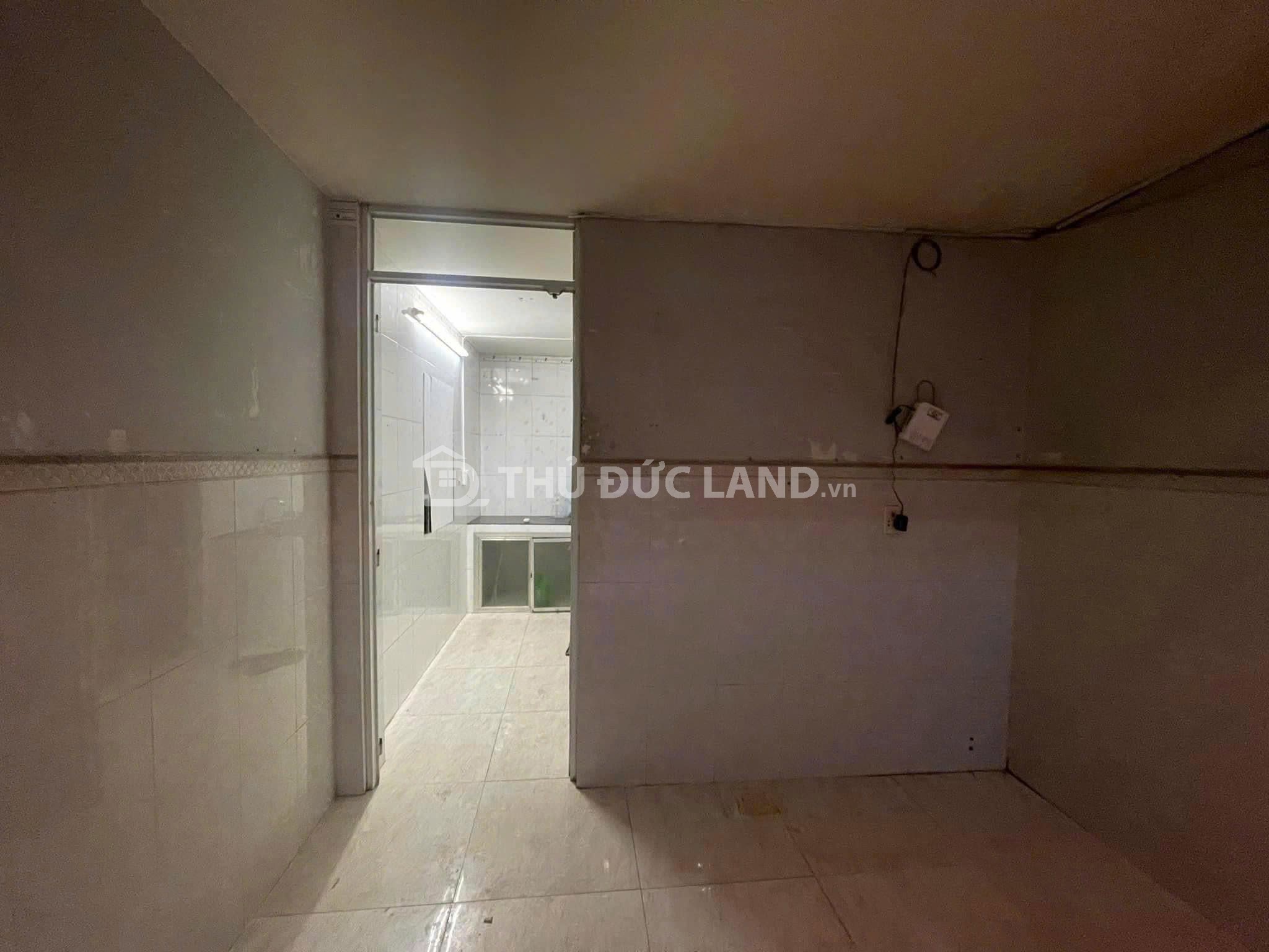 Bán phòng trọ Linh Xuân đường 11, DT 135m2. Dòng tiền 20 triệu/Tháng. Tiện ích đầy đủ 1KM - Ảnh 2