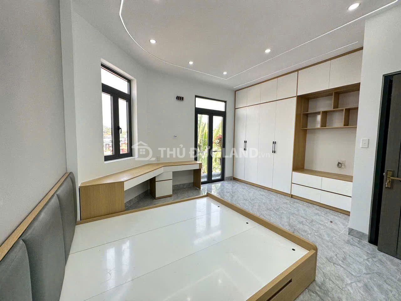 Bán nhà mặt tiền Long Thạnh Mỹ đường 671, DT 58m2 4 tầng, sổ hồng riêng, giá 7 tỷ