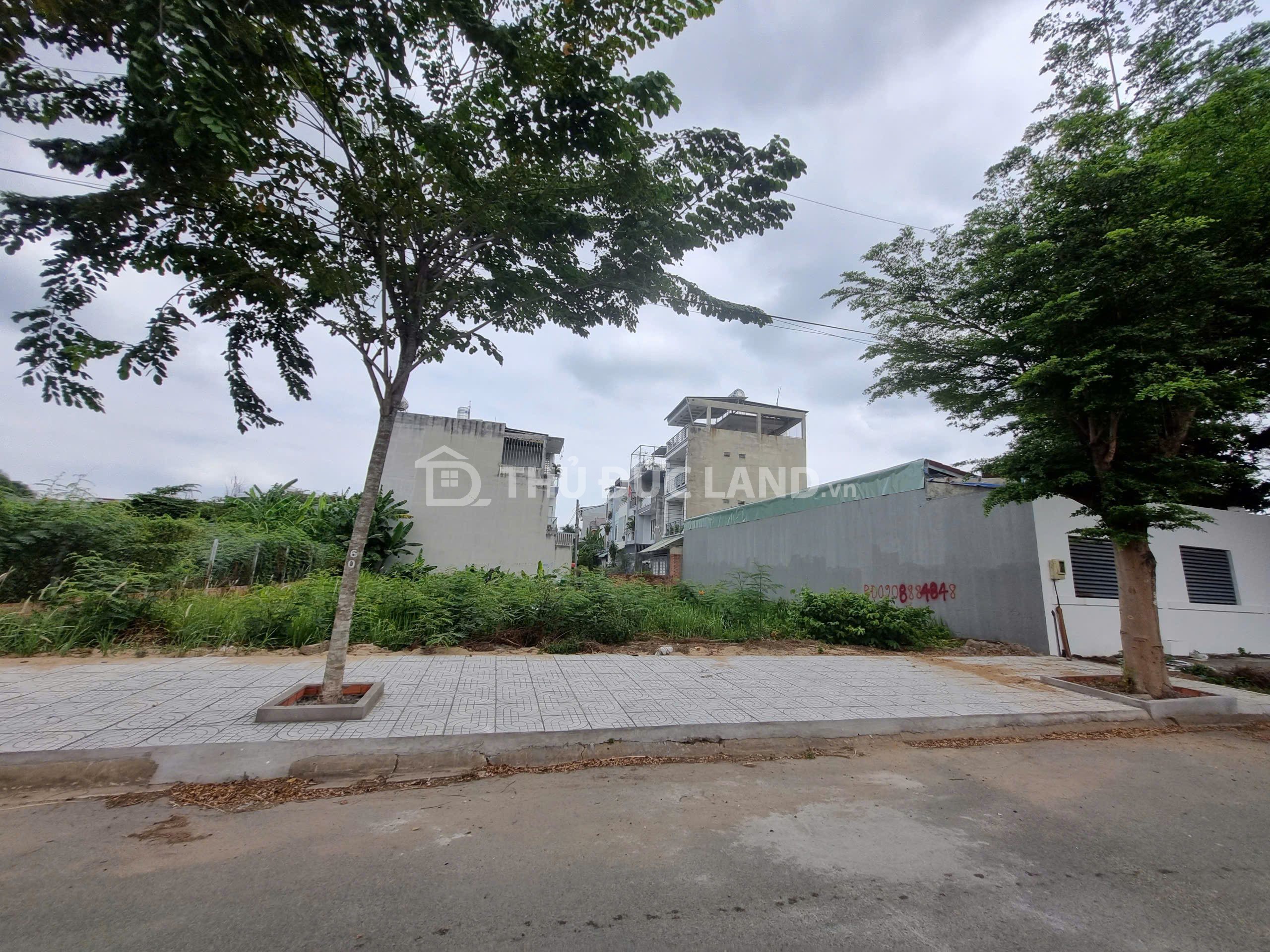 Bán đất mặt tiền Đường 16, KDC Thời Báo Kinh Tế, Phú Hữu. DT 449m2 ngang 20m, đường 12m, giá tốt