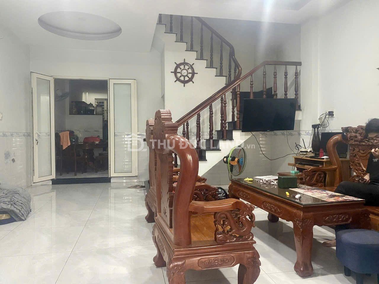 Bán nhà HXH Phú Hữu đường 885, DT 96m2 3 tầng, hẻm 5m, tiện ích đầy đủ, chợ, trường. - Ảnh 3
