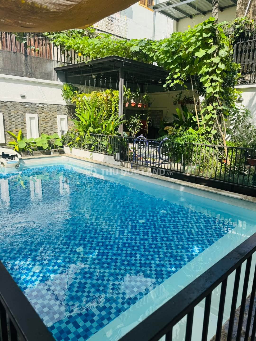 Bán biệt thự Phước Bình – Mặt tiền 12m, nhà 2 tầng nội thất cao cấp, đối diện Global City