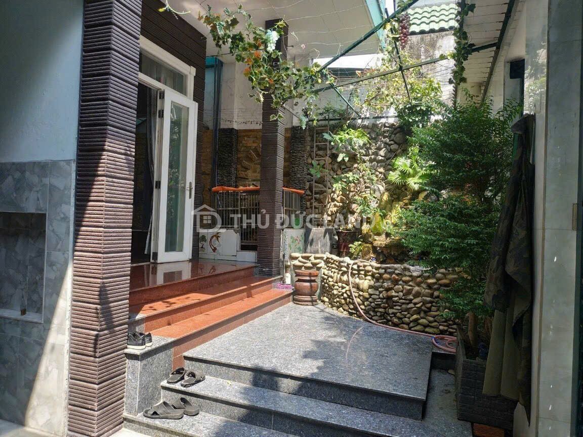 Bán nhà mặt tiền Đường 12 Phước Bình, ngang 8m, 4 tầng, đối diện Global City