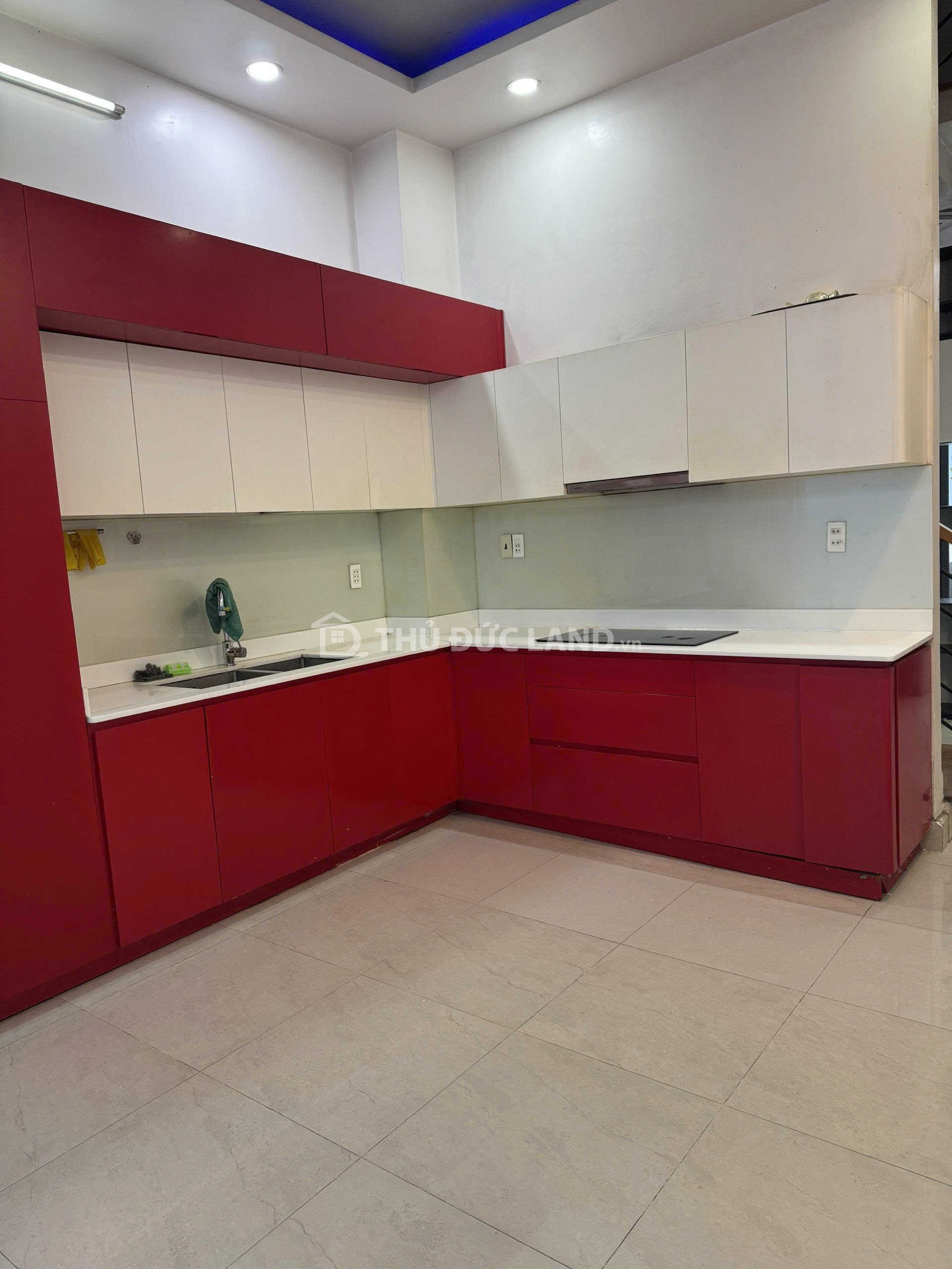 Bán nhà mặt tiền Đường 128 Phước Long A, 3 tầng, ngang 4m, sổ hồng riêng