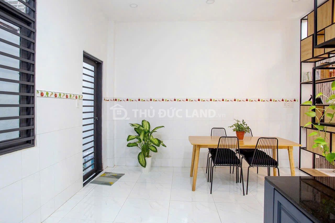 Bán nhà hẻm Tây Hoà, Phước Long A, DT 51m2, 2 tầng, cạnh Ga Metro, tiện ích đầy đủ