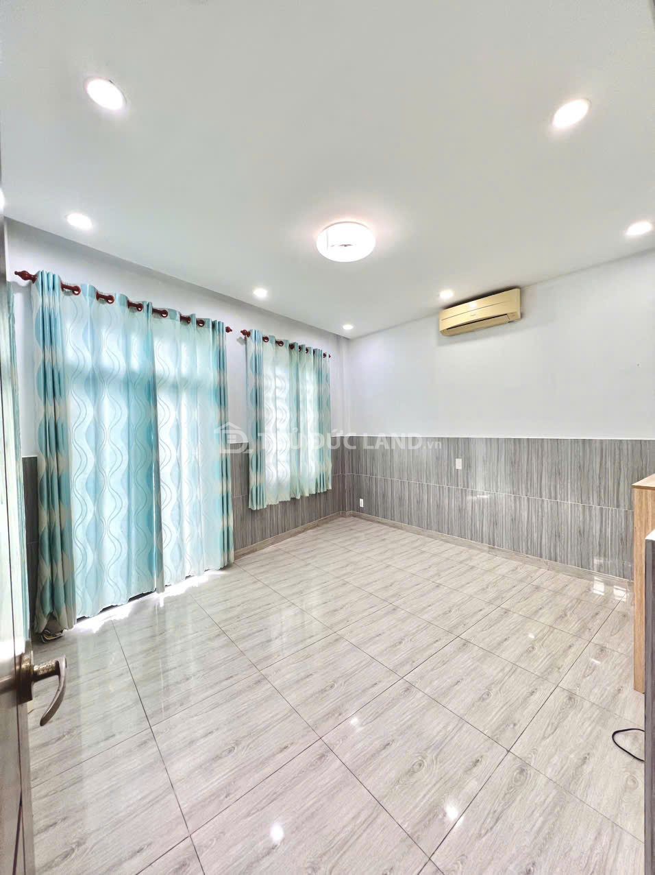 Bán nhà Đường 168 Phước Long A, 3 tầng, DT 40M2 ngang 4.4m. Cạnh Xa Lộ, Đỗ Xuân Hợp - Ảnh 2