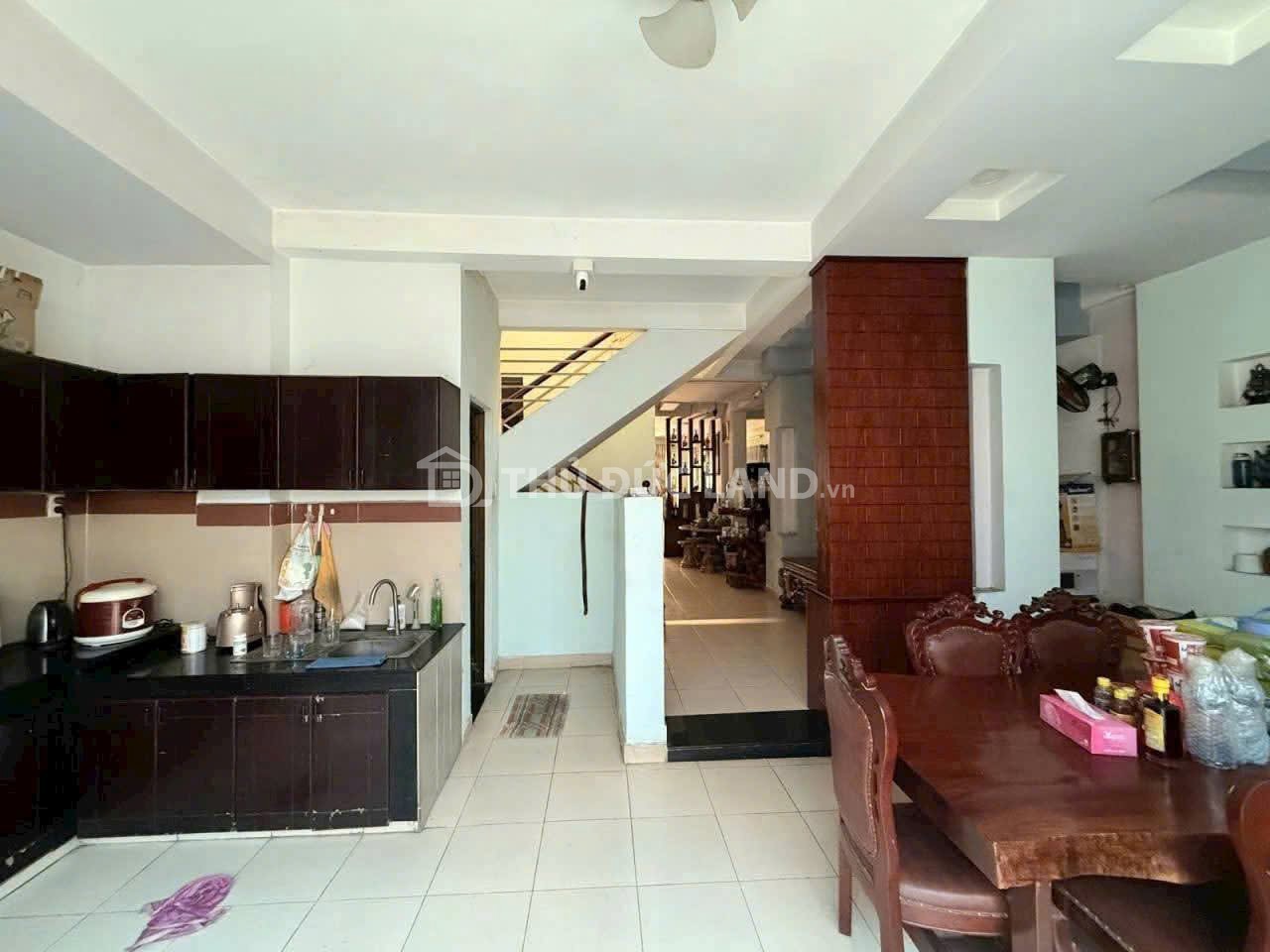 Bán nhà mặt tiền Tây Hòa, Phước Long A, ngang 6.8m, nhà 2 tầng. DT 159m2 đường thương mại đông đúc