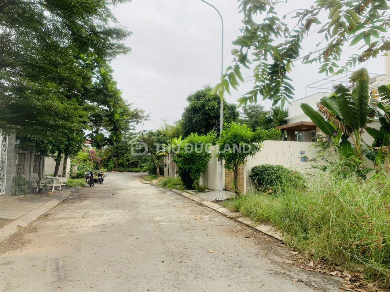 Bán đất mặt tiền KDC Hoàng Anh Minh Tuấn, Phước Long B, DT 250m2 ngang 10m, đường 12m, sổ hồng riêng - Ảnh 2