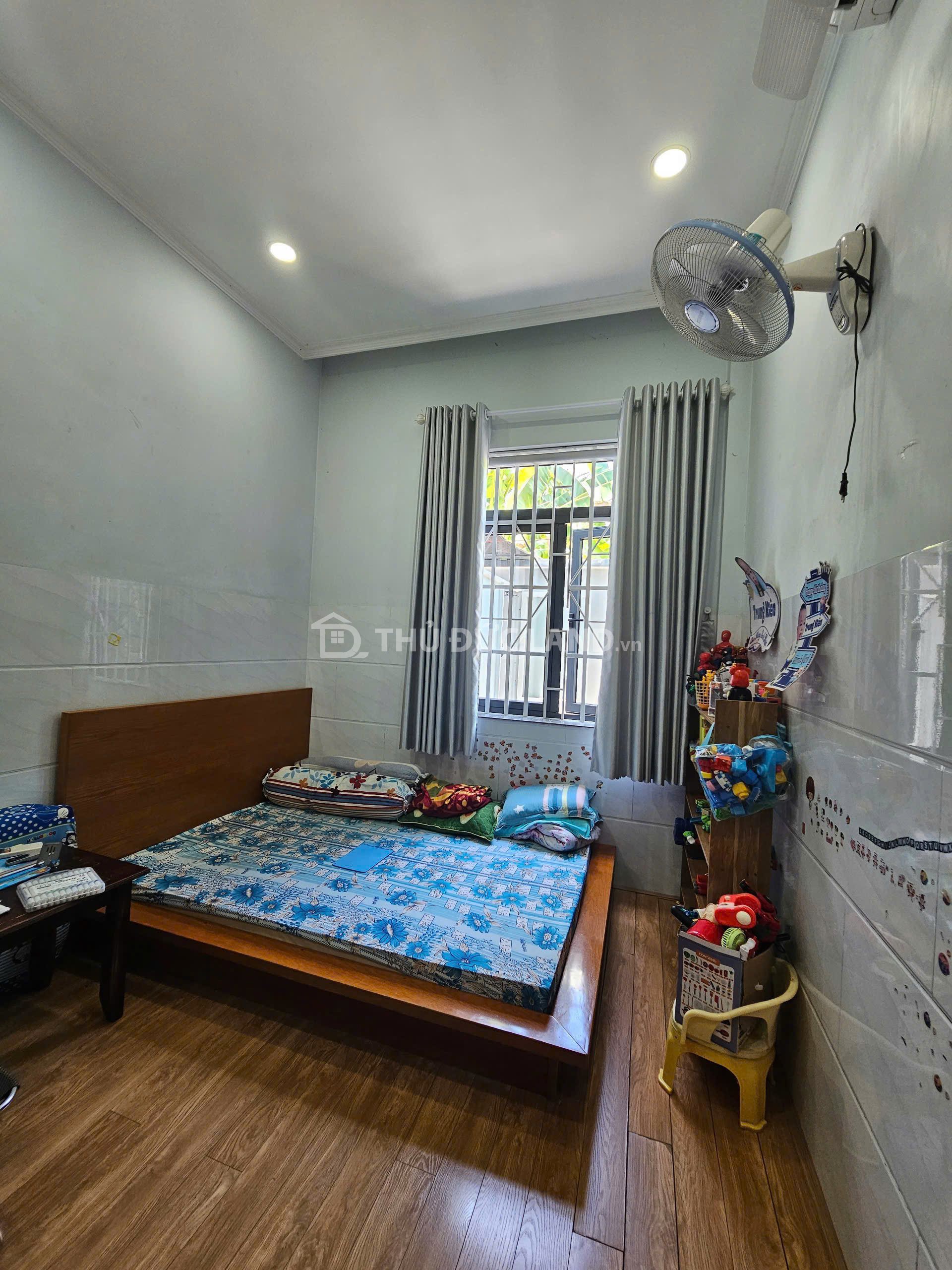 Bán biệt thự KDC Khang Điền Phước Long B, đường 20, ngang 8m, 4 tầng, DT 160m2. Tiện ích đầy đủ
