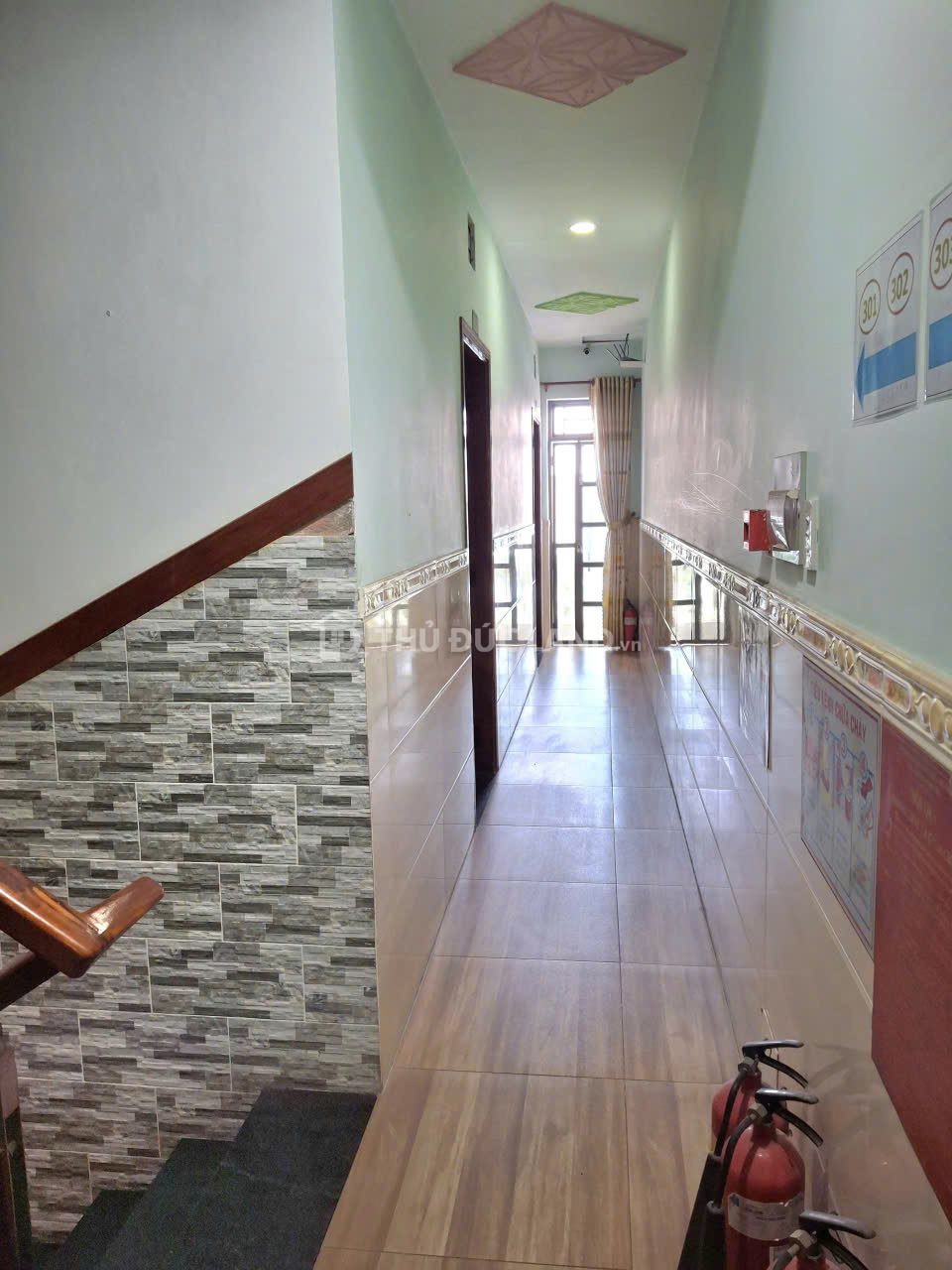 Bán khách sạn Phước Long B, đường 22, DT 160m2, ngang 6.1m, 5 tầng, sổ hoàn công. Dòng tiền 120 triệu - Ảnh 4