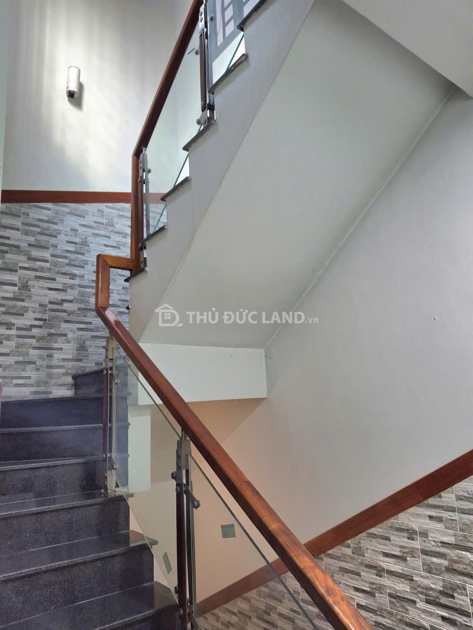 Bán khách sạn Phước Long B, đường 22, DT 160m2, ngang 6.1m, 5 tầng, sổ hoàn công. Dòng tiền 120 triệu - Ảnh 5