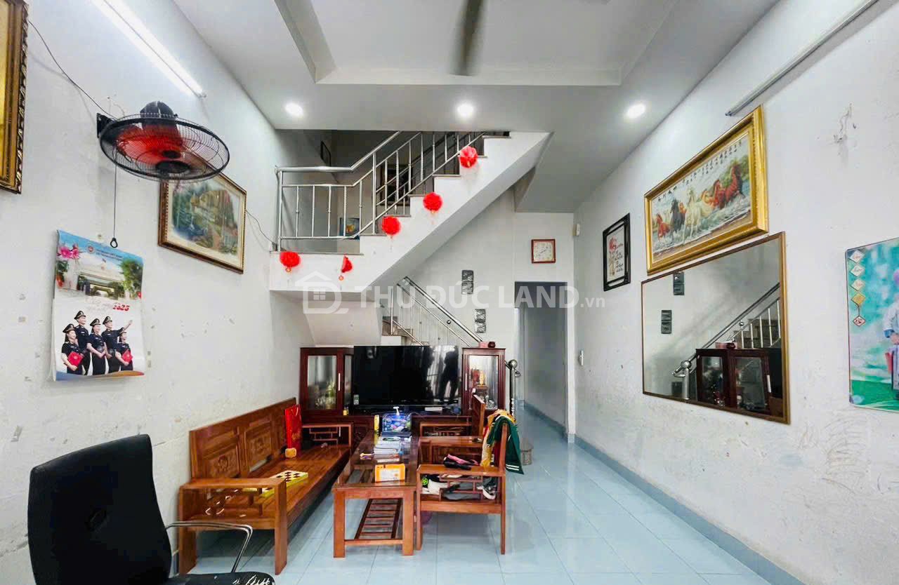 Bán nhà HXH Đường 109 Phước Long B, 4x24m, cạnh Metro. Tiện ích đầy đủ. Nhà đẹp ở ngay 8.6 tỷ