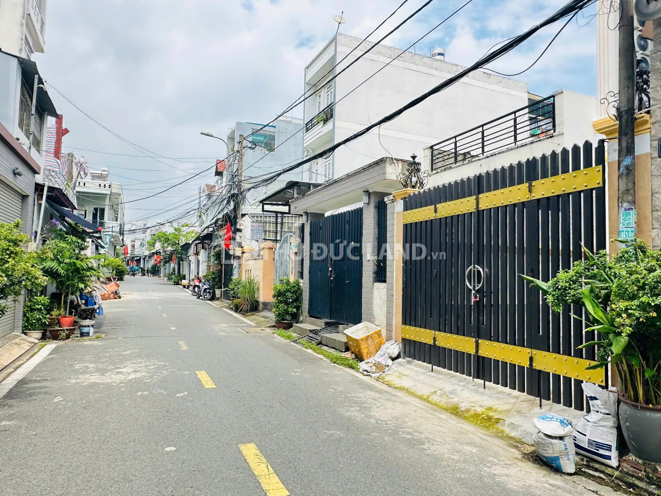 Bán nhà HXH Đường 109 Phước Long B, 3 tầng 5 phòng ngủ. DT 79M2, nhà cực đẹp ở ngay - Ảnh 3