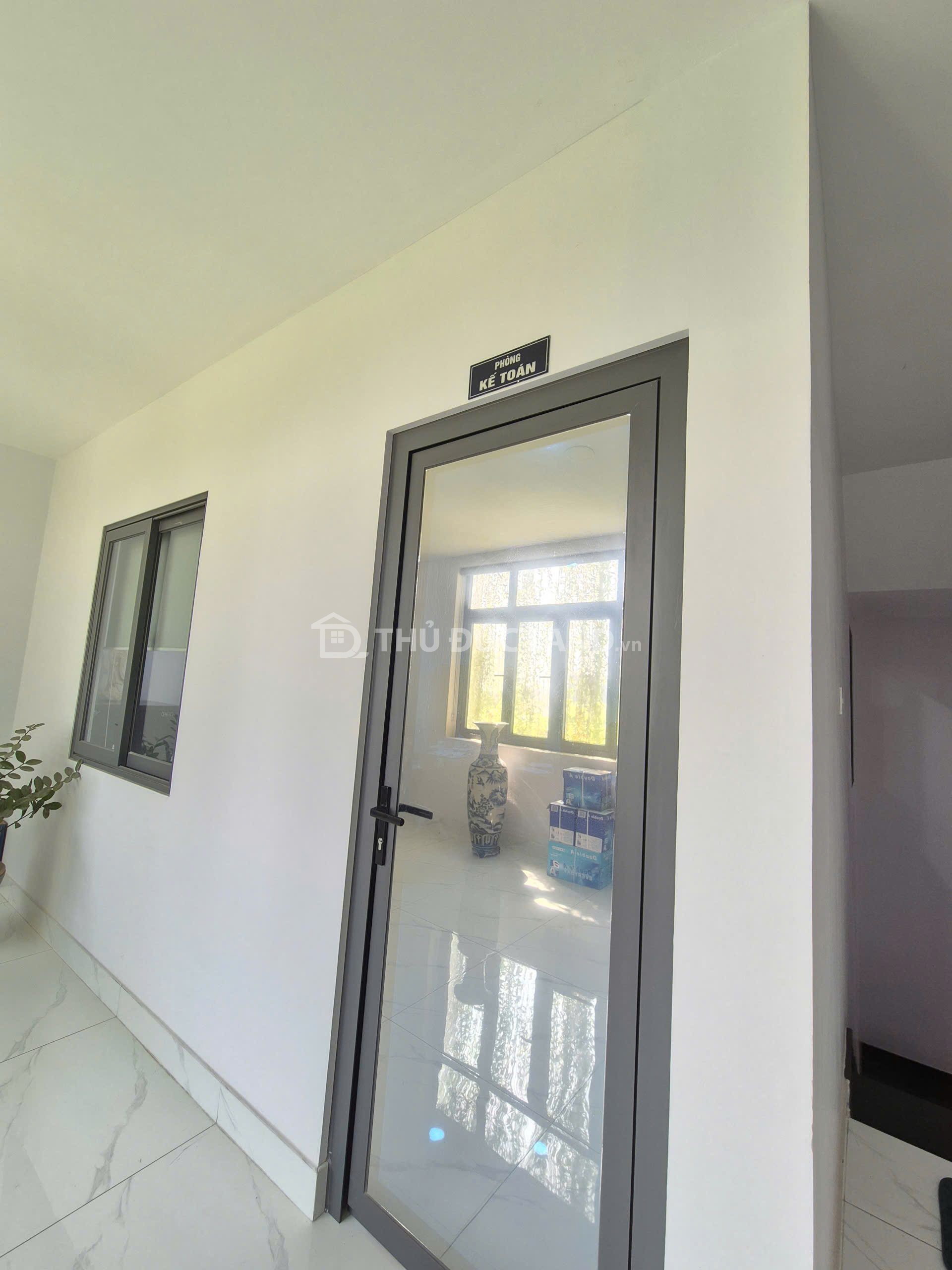 Bán nhà mặt tiền Liên Phường, Phước Long B, ngang 8m, DT 320m2. KDC Điền Phúc Thành. Liền kề Global City - Ảnh 4