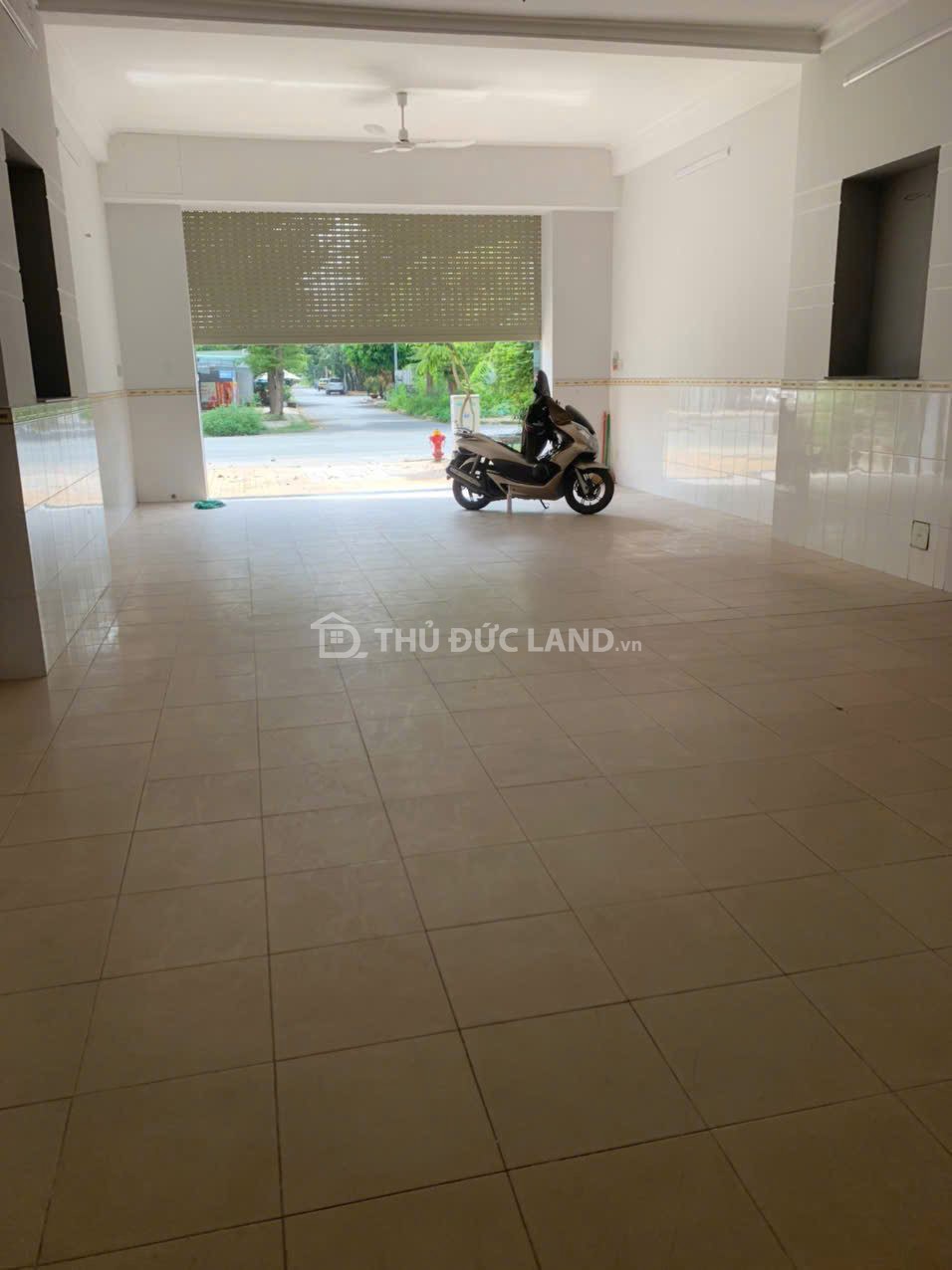 Bán nhà mặt tiền đường III KDC Khang Điền, Phước Long B, 6x26m, 4 tầng. Full tiện ích. Hàng hiếm