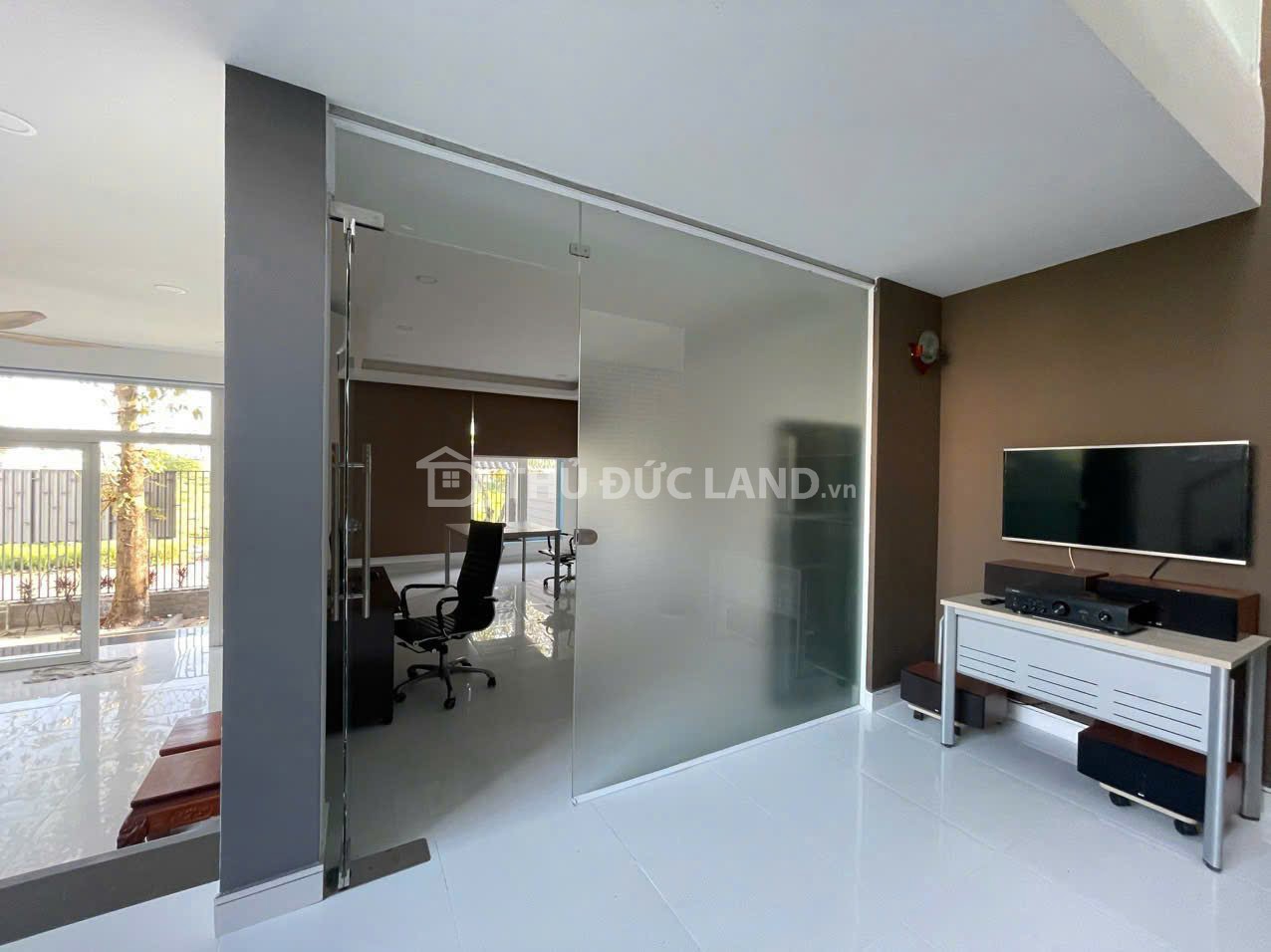 Bán nhà mặt tiền KDC Kiến Á, Phước Long B, DT 200m2 ngang 10m, 2 tầng. Liền kề Global City - Ảnh 6