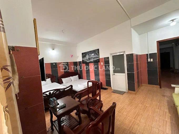 Bán khách sạn Tam Bình, đường D, DT 120m2 vuông A4, 5 tầng 20 phòng, dòng tiền 120 triệu/tháng - Ảnh 3