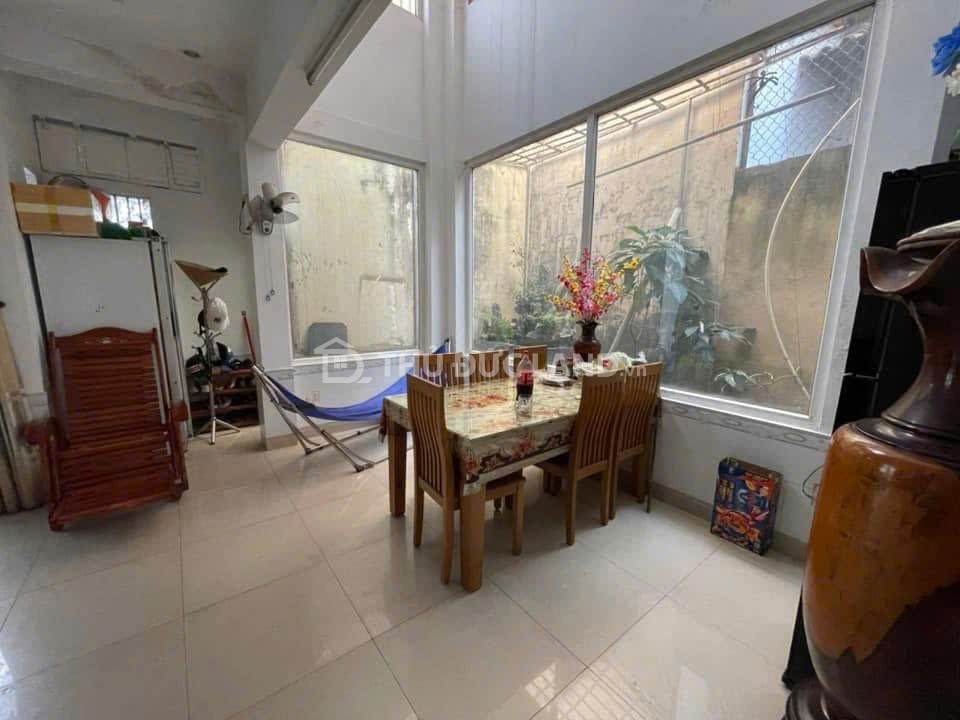 Bán nhà hẻm Đường 10 Tam Bình, hẻm ô tô 4.25m, sân rộng để xe, giá tốt - Ảnh 2