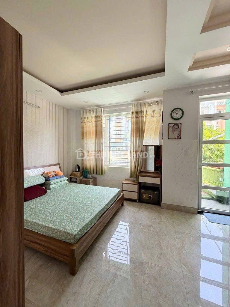 Bán nhà hẻm Tô Ngọc Vân, Tam Bình – nhà 4 tầng, 4 PN, 4WC, đường trước nhà 10m, ở KDC Vạn Xuân