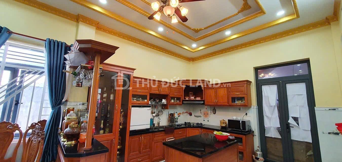 Bán căn hộ dịch vụ Tăng Nhơn Phú A, Lã Xuân Oai, DT 236M2 ngang 15m, khoán 70 triệu/tháng. - Ảnh 2