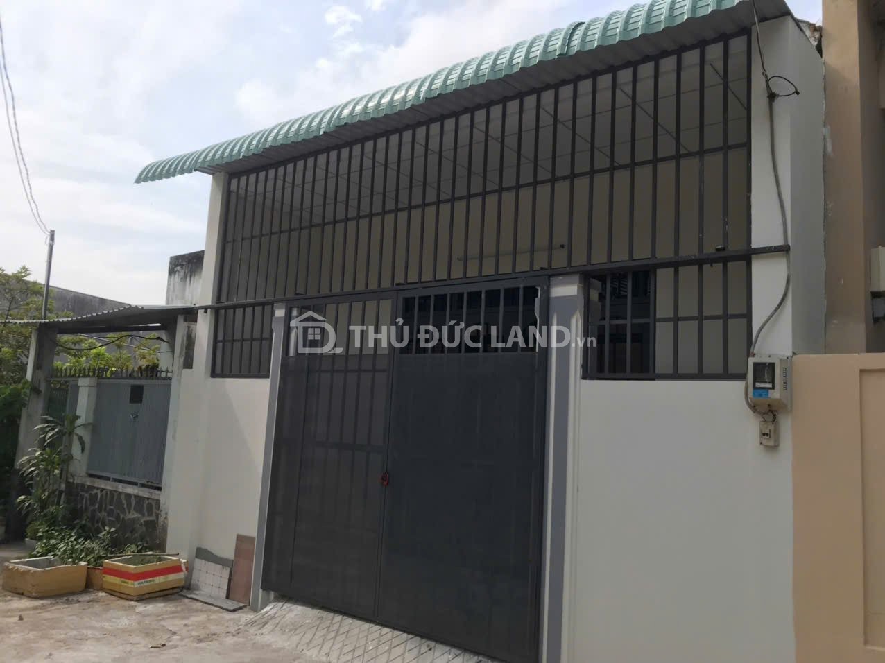 Bán nhà hẻm Lã Xuân Oai, Tăng Nhơn Phú A, DT 68 ngang 5.8m, vào ở ngay, giá tốt