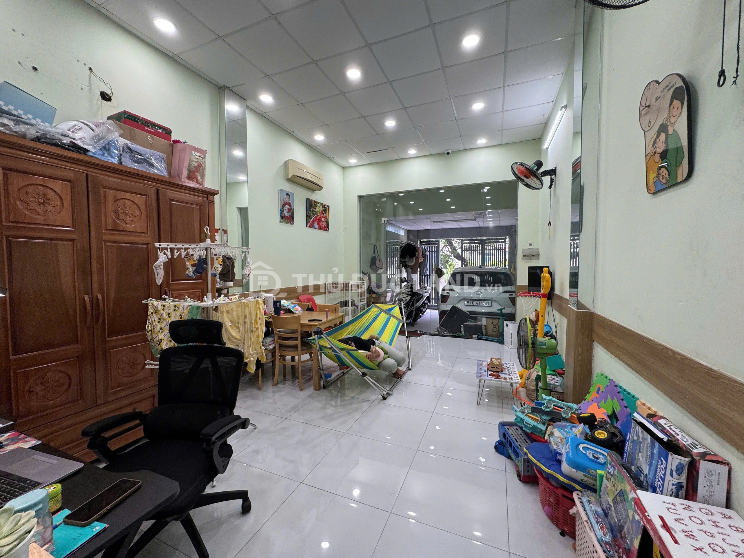Bán nhà HXH Đường 210, Tăng Nhơn Phú A, DT 76m2, 3 tầng. KDC đồng bộ, nhà đẹp vào ở ngay