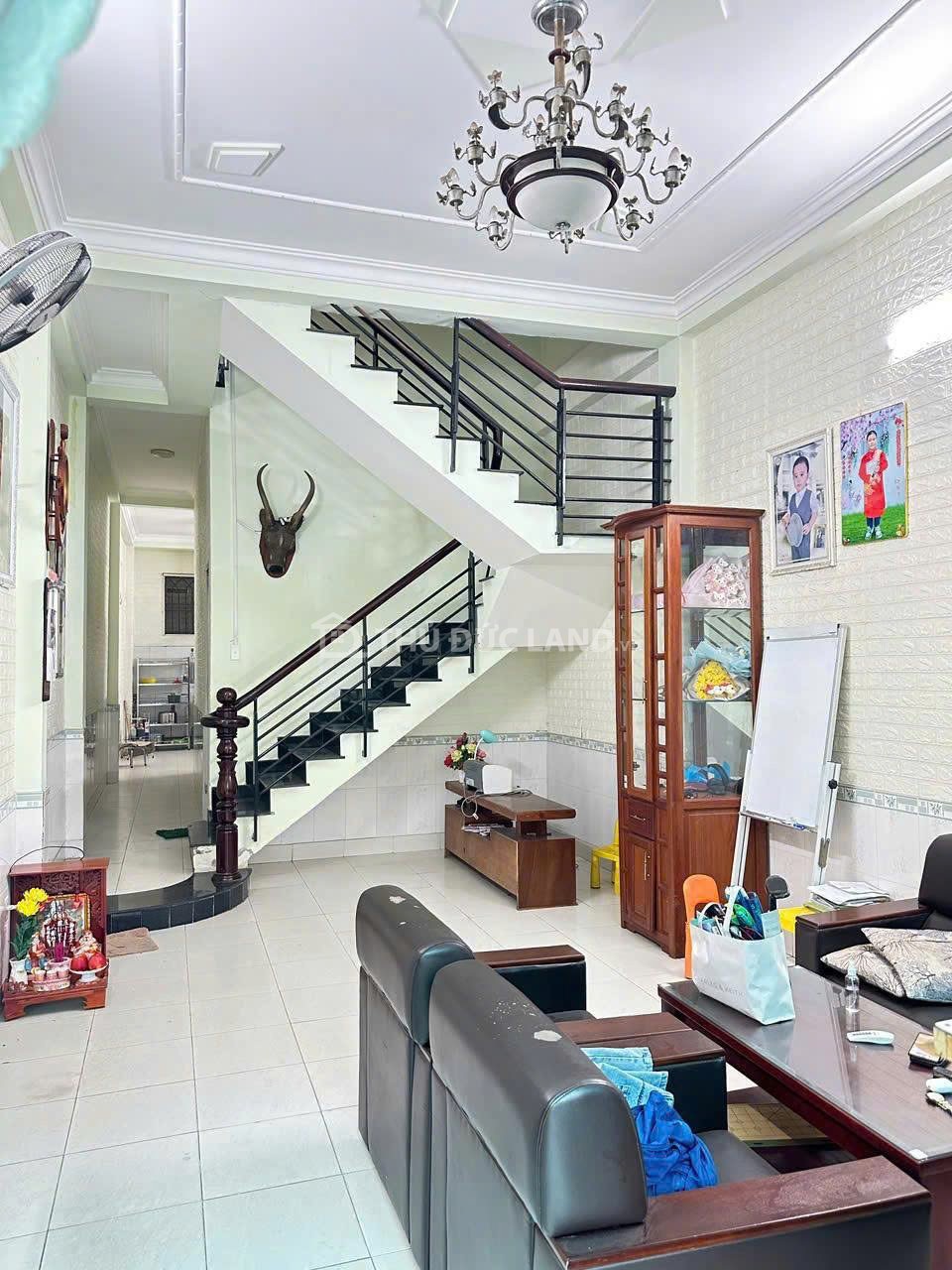 Bán nhà HXH Đường 102, Tăng Nhơn Phú A, 2 tầng, 83.5m², tiện ích đầy đủ, dọn vào ở ngay
