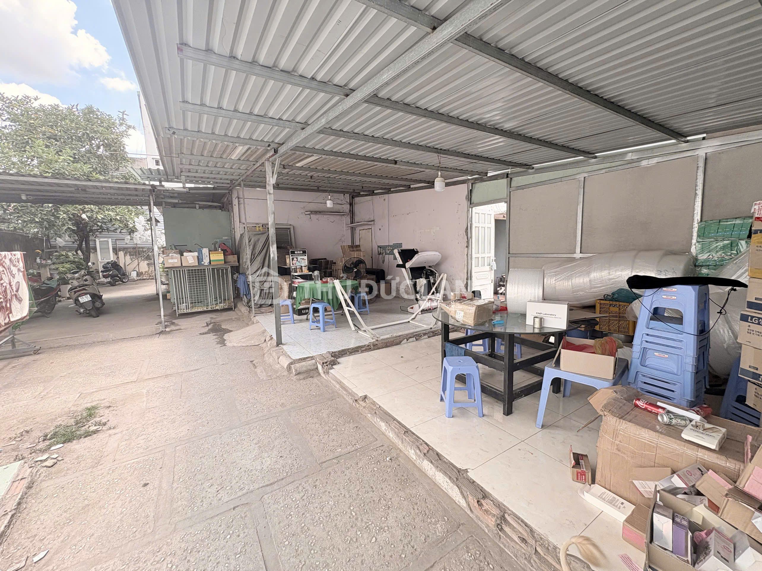 Bán nhà 2 mặt tiền Lã Xuân Oai, Tăng Nhơn Phú A, DT 134.5m2, ngang 4.26m, giá tốt, tiện ích đầy đủ