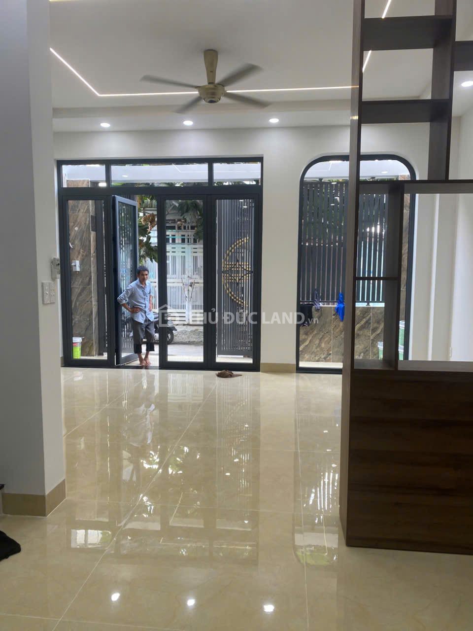 Bán nhà hẻm Tăng Nhơn Phú A (Đường 182) – 4PN, 4WC, hẻm xe hơi, gần trường học và trung tâm - Ảnh 2