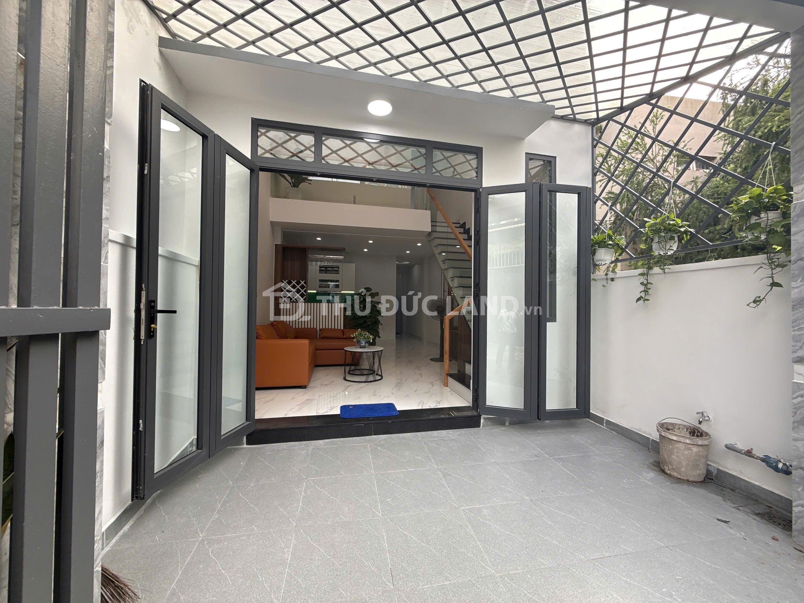 Bán nhà HXH Đường 160 Tăng Nhơn Phú A, 2 tầng 3PN, nhà đẹp ở ngay, tiện ích đầy đủ