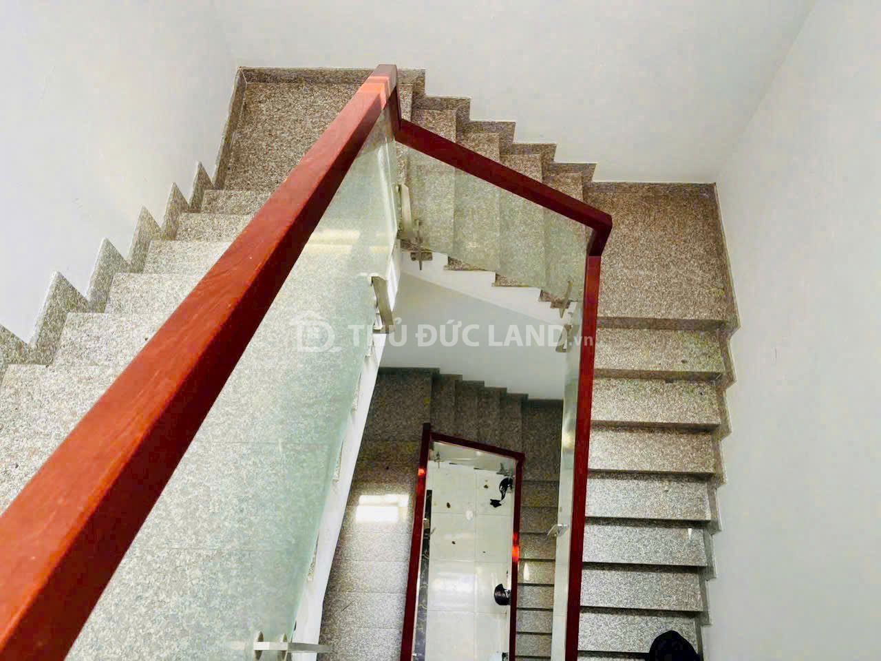 Nhà mặt tiền Man Thiện, Tăng Nhơn Phú A — 4 tầng, mặt tiền 4.25m, cho thuê 30 triệu / tháng