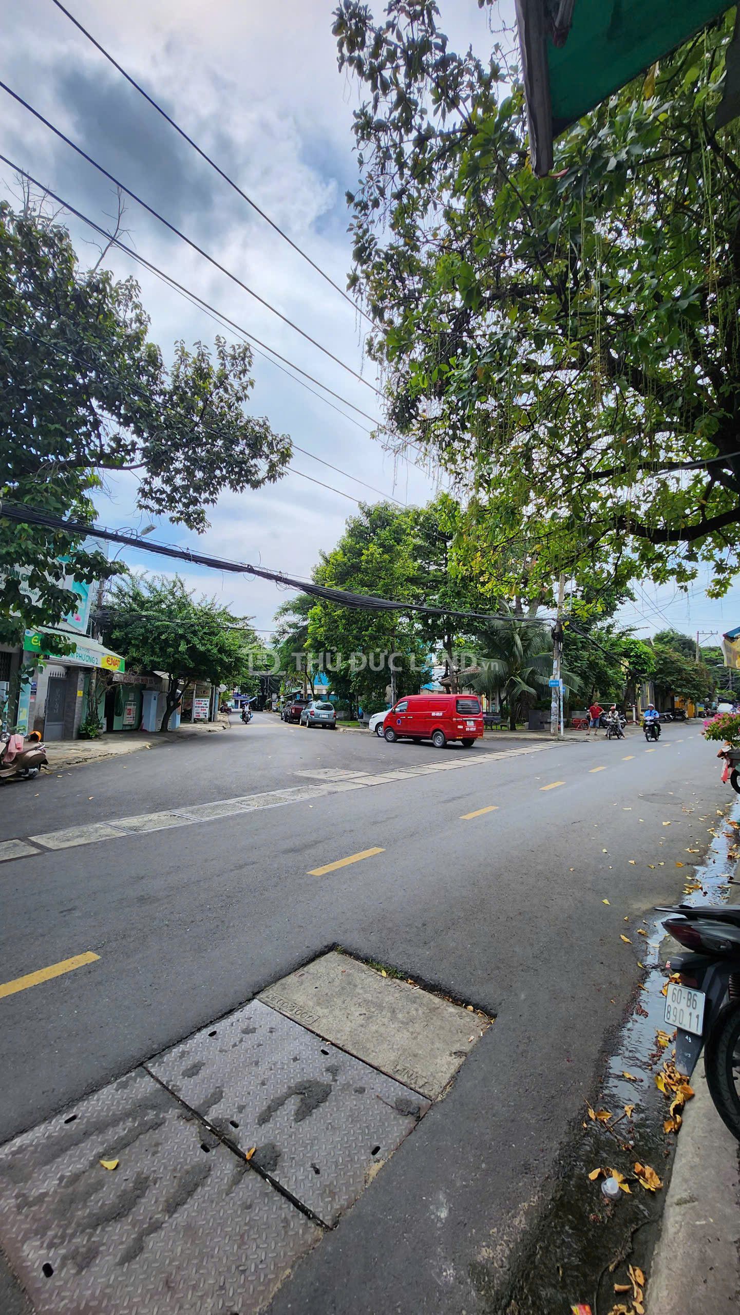 Bán nhà mặt tiền Đường 385, Tăng Nhơn Phú A, ngang 4.56m, DT 81m2. KDC đông đúc, trường , bệnh viện.