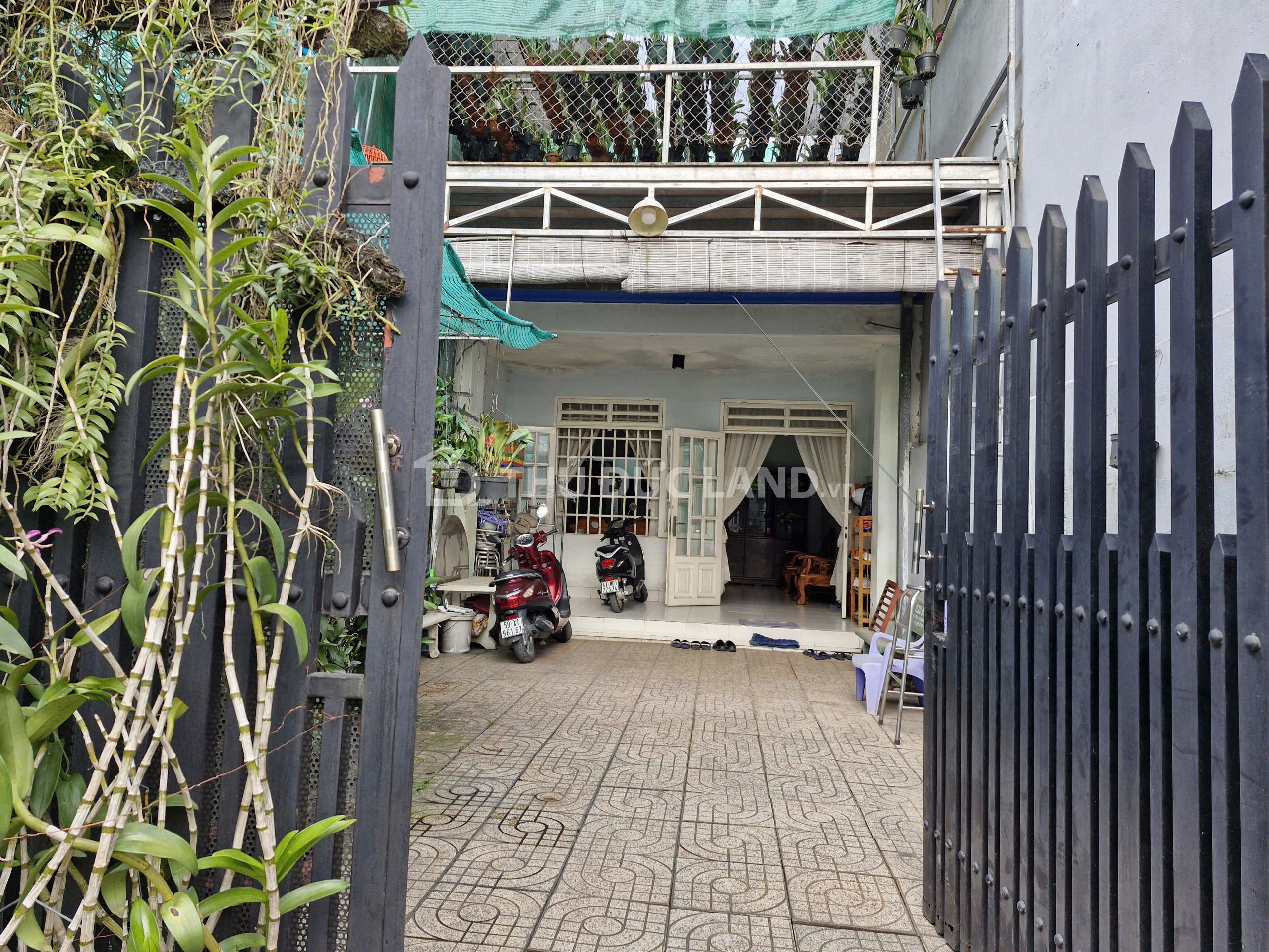 Bán nhà HXH Đường 5, Tăng Nhơn Phú B, DT 150m2, ngang 4.88m, nhà sẵn ở ngay, tiện ích đầy đủ