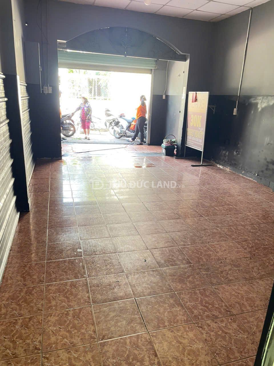 Bán nhà mặt tiền Đường 6, Tăng Nhơn Phú B, DT 49m2 cạnh trường, chợ, tiện ích đầy đủ.