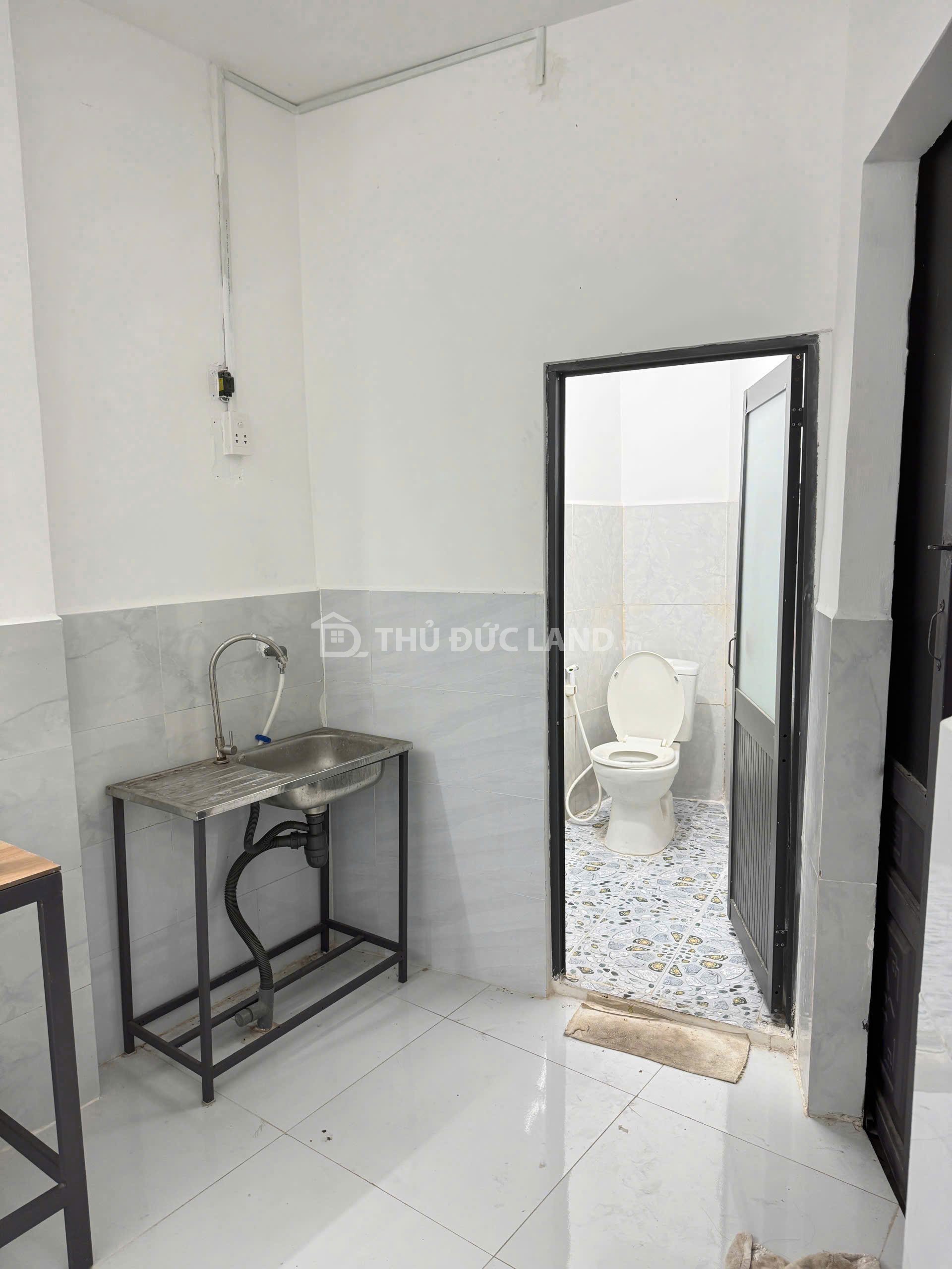 Bán phòng trọ 2 mặt tiền Đường 10, Tăng Nhơn Phú B, DT 148m2 ngang 12.7m, 3 lầu, dòng tiền 23 triệu - Ảnh 2