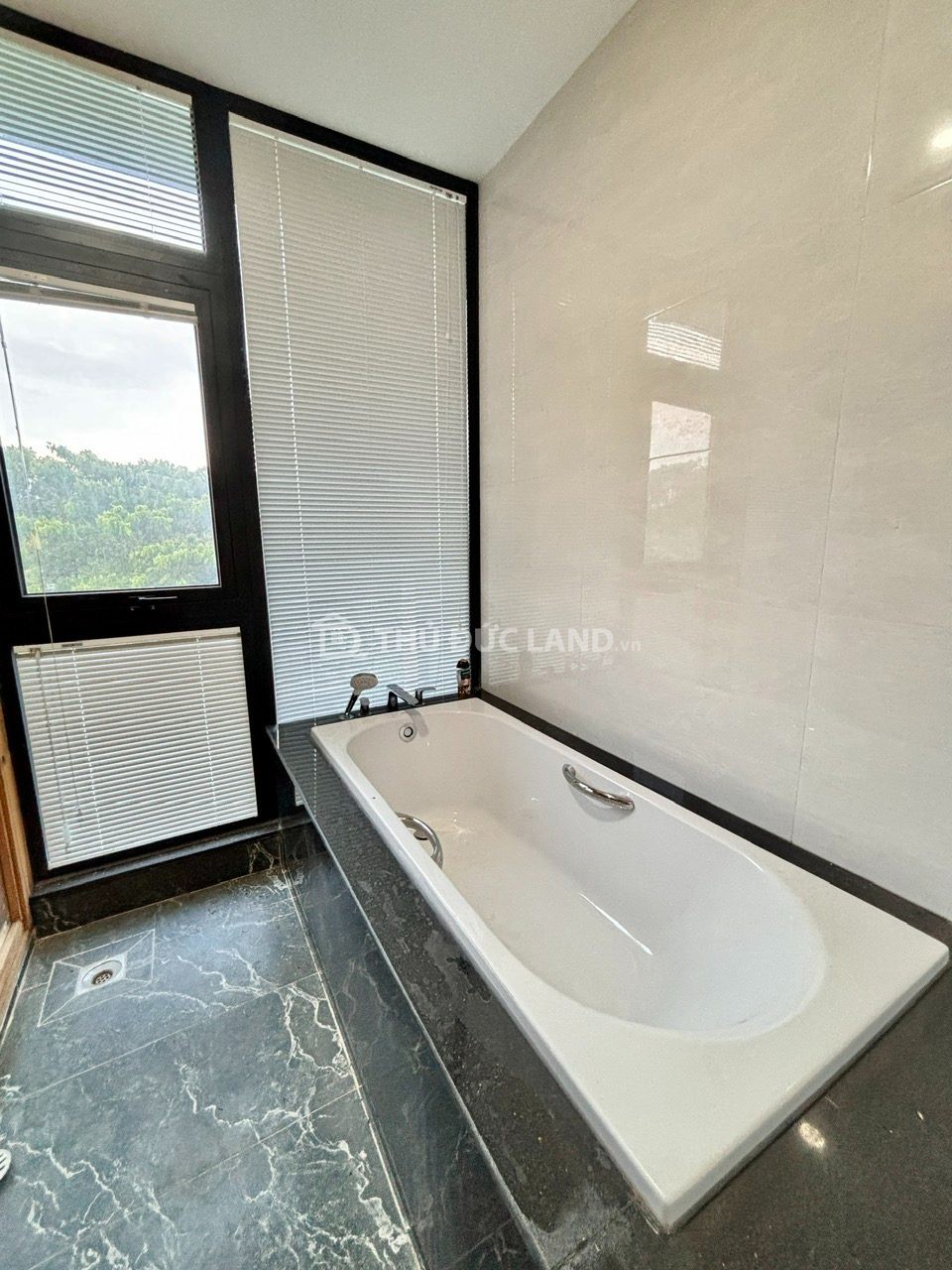 Bán biệt thự ĐƠN LẬP KHU THE BCR Trường Thạnh đường B1, ngang 13.02m, đường 12m, giá tốt - Ảnh 8