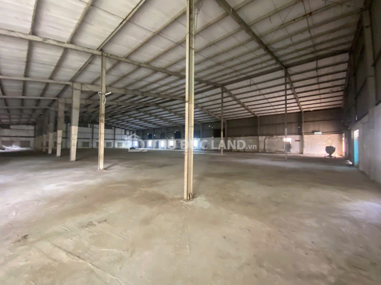 Bán nhà xưởng Trường Thọ, Đường 12, DT 5564m2, mặt tiền 98m, sổ hồng riêng