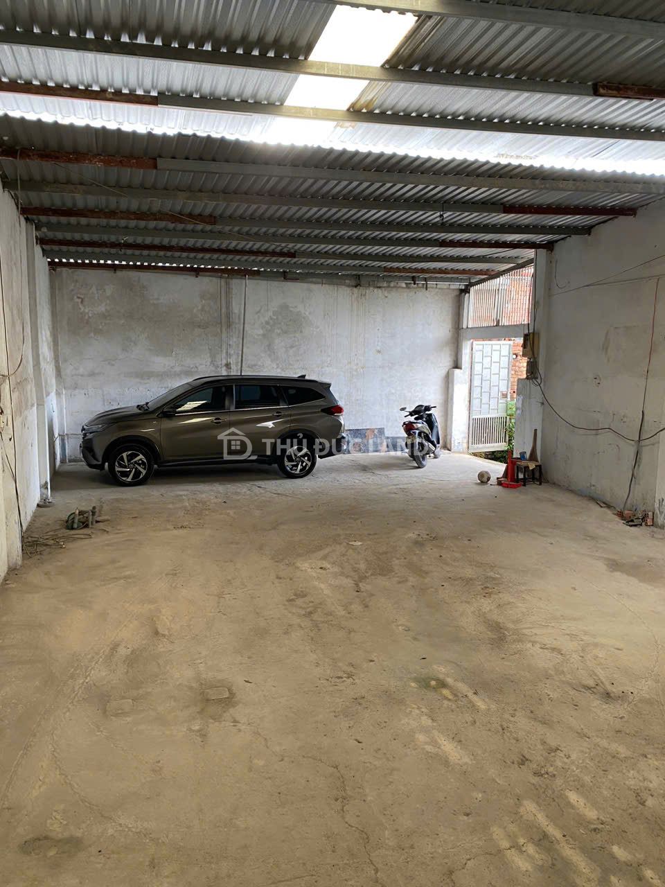 Bán nhà hẻm Trường Thọ, đường 4, DT 178.9m2 ngang 9m, sổ chính chủ, tiện ích đầy đủ