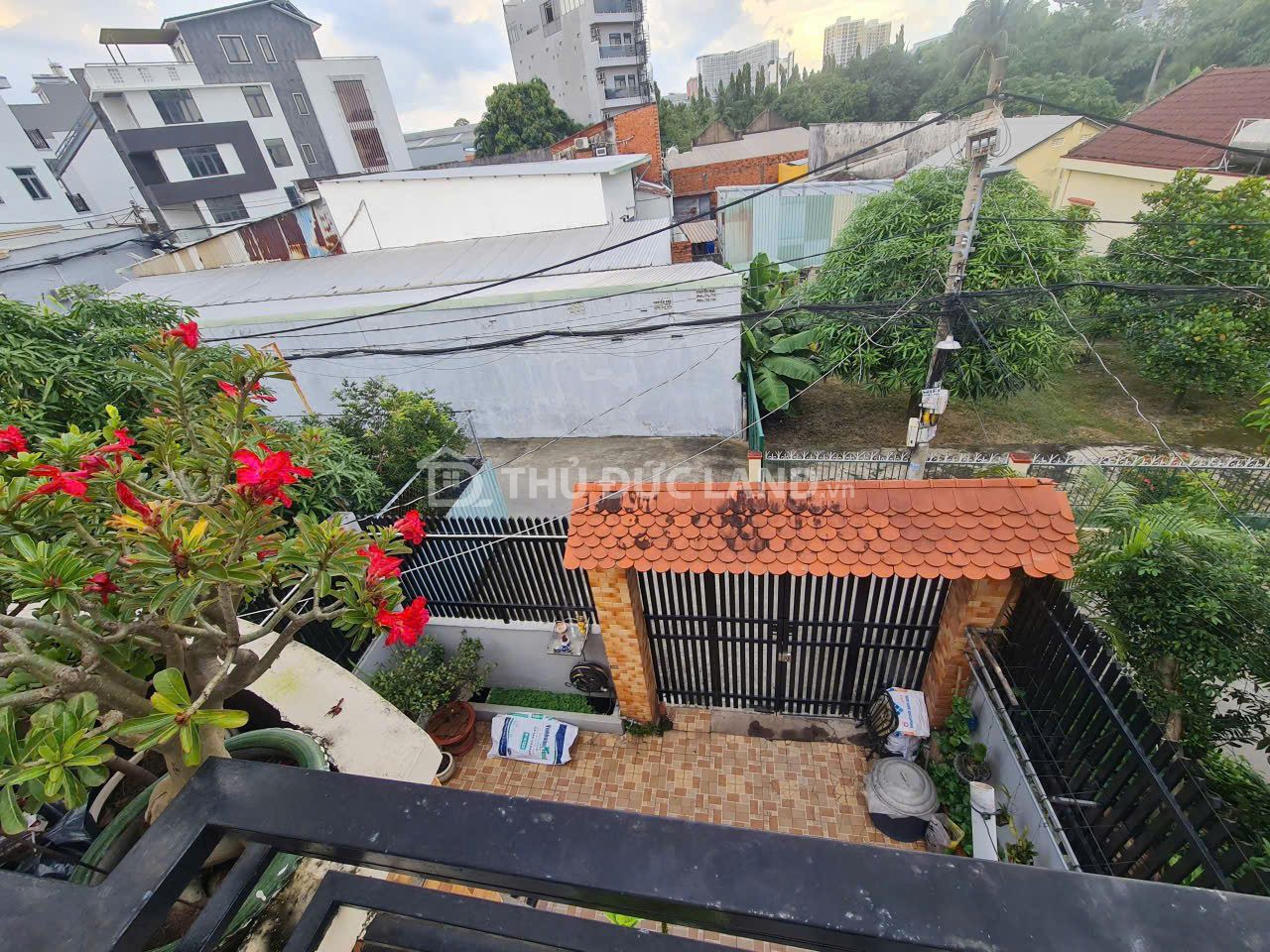 Bán nhà HXH Trường Thọ, Đường 4, DT 137m2 ngang 7m, 2 tầng, sổ chính chủ cạnh Đặng Văn Bi