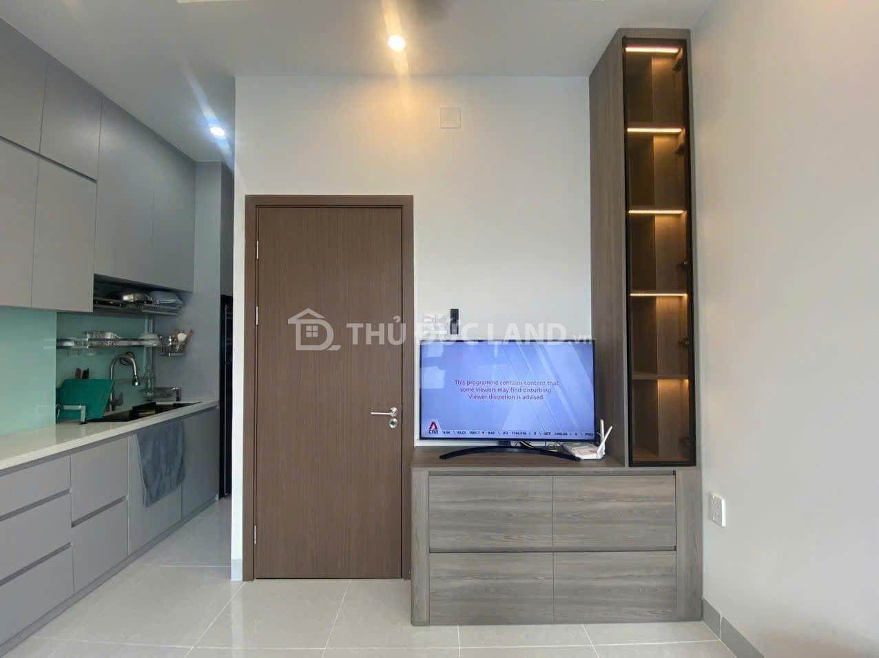 Bán nhà hẻm Đường 8 Trường Thọ, DT 55m2 3 tầng 5 phòng ngủ, sổ hồng riêng