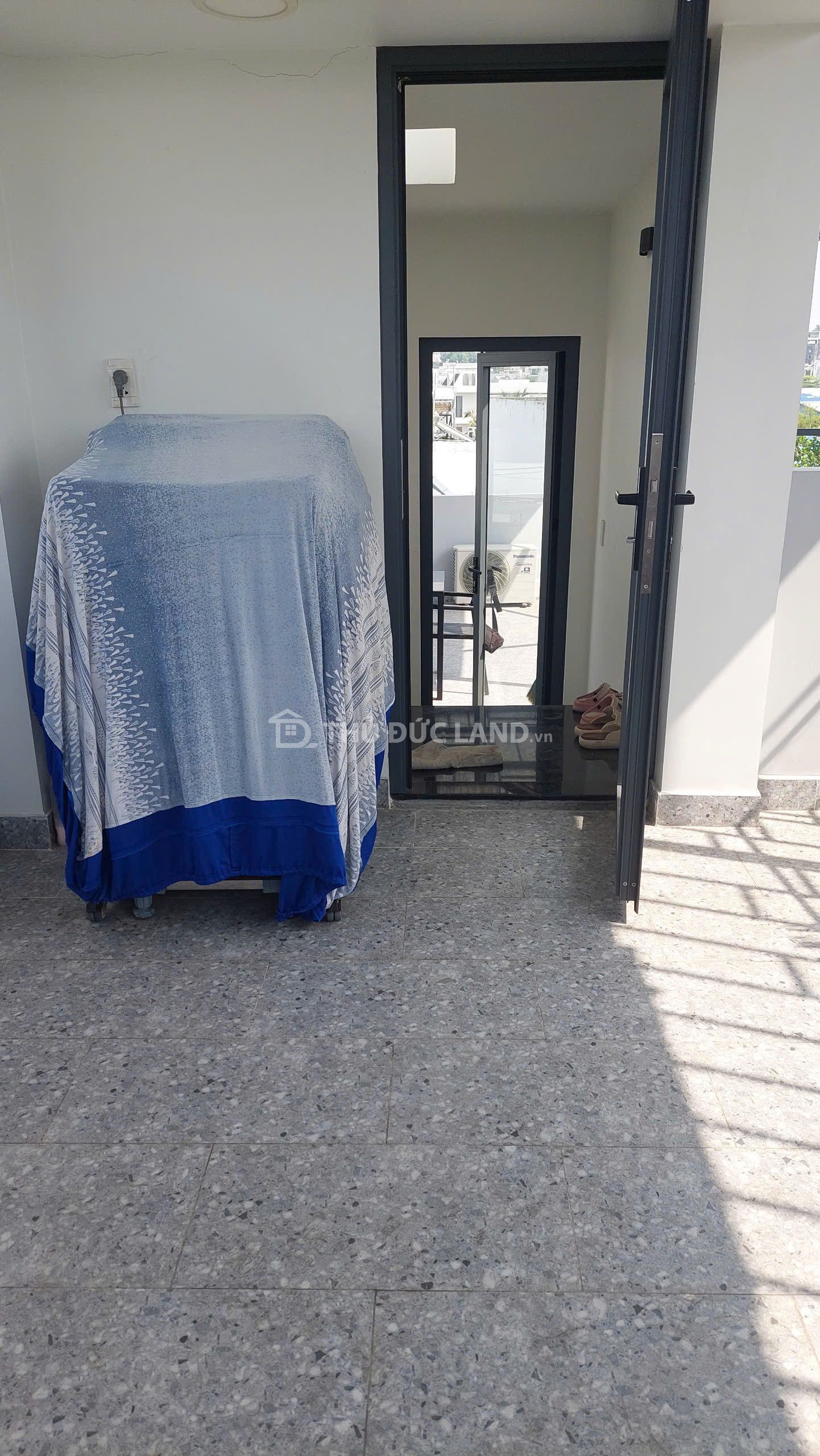 Bán nhà hẻm Đường 8 Trường Thọ, DT 55m2 3 tầng 5 phòng ngủ, sổ hồng riêng - Ảnh 3