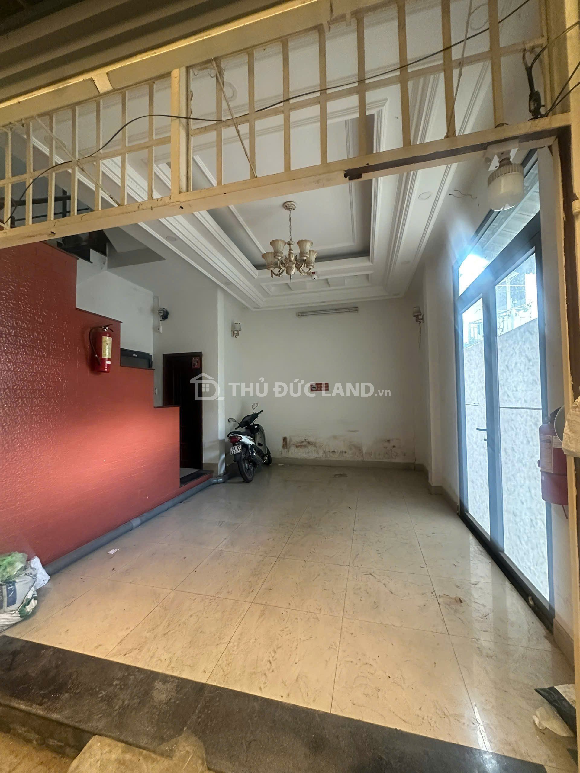 Bán nhà hẻm Đường 9 Trường Thọ, DT 68m2 ngang 7m, 2 tầng, nhà sẵn ở ngay, tiện ích đầy đủ - Ảnh 2